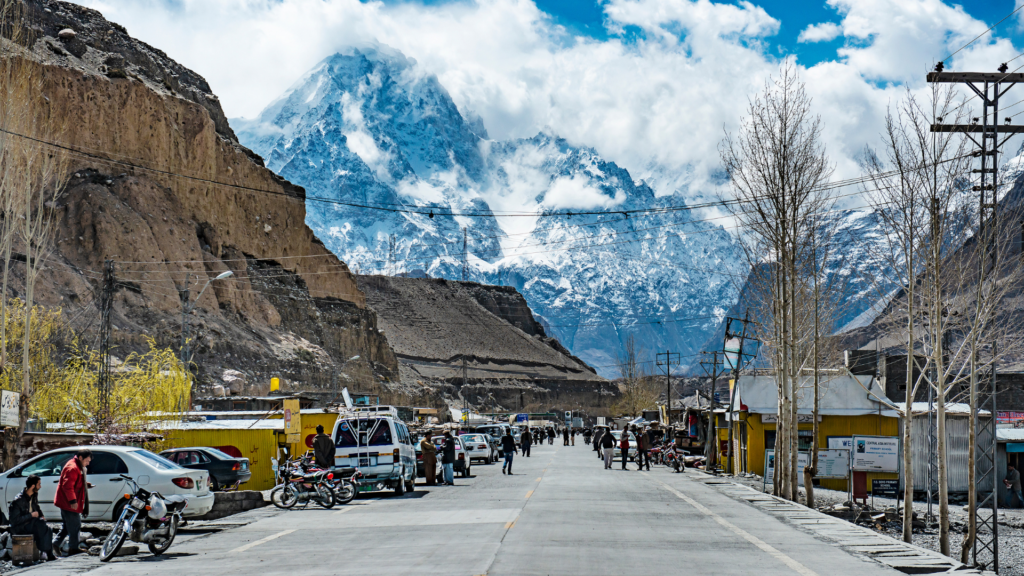 Pakistan to China by Bus< Faisal Movers, Sost